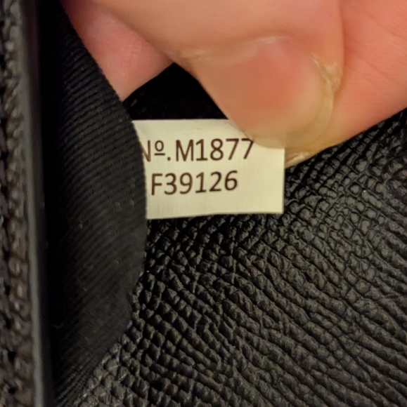 Coach chain crossbody bag EUC - Picture 7 of 7